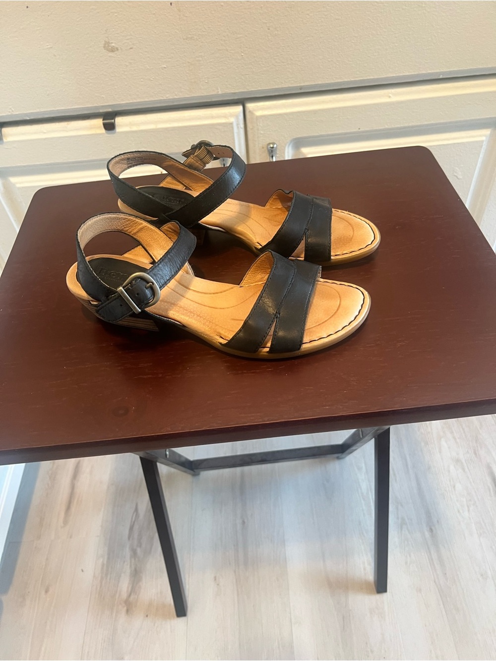Børn Black Leather Strappy Sandals Buckle Adjustable Comfort Size 9